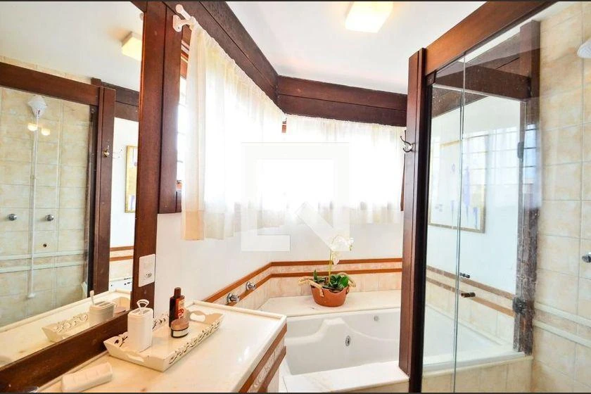 Ванна и 6 спален: дом 315 м² — photo 44