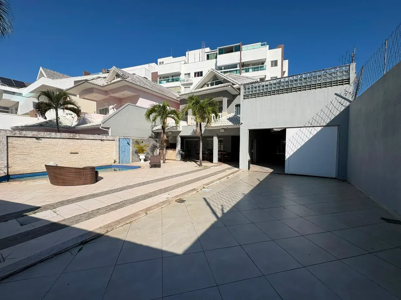 Furnished house with 5 bedrooms and 5 bathrooms — photo 11