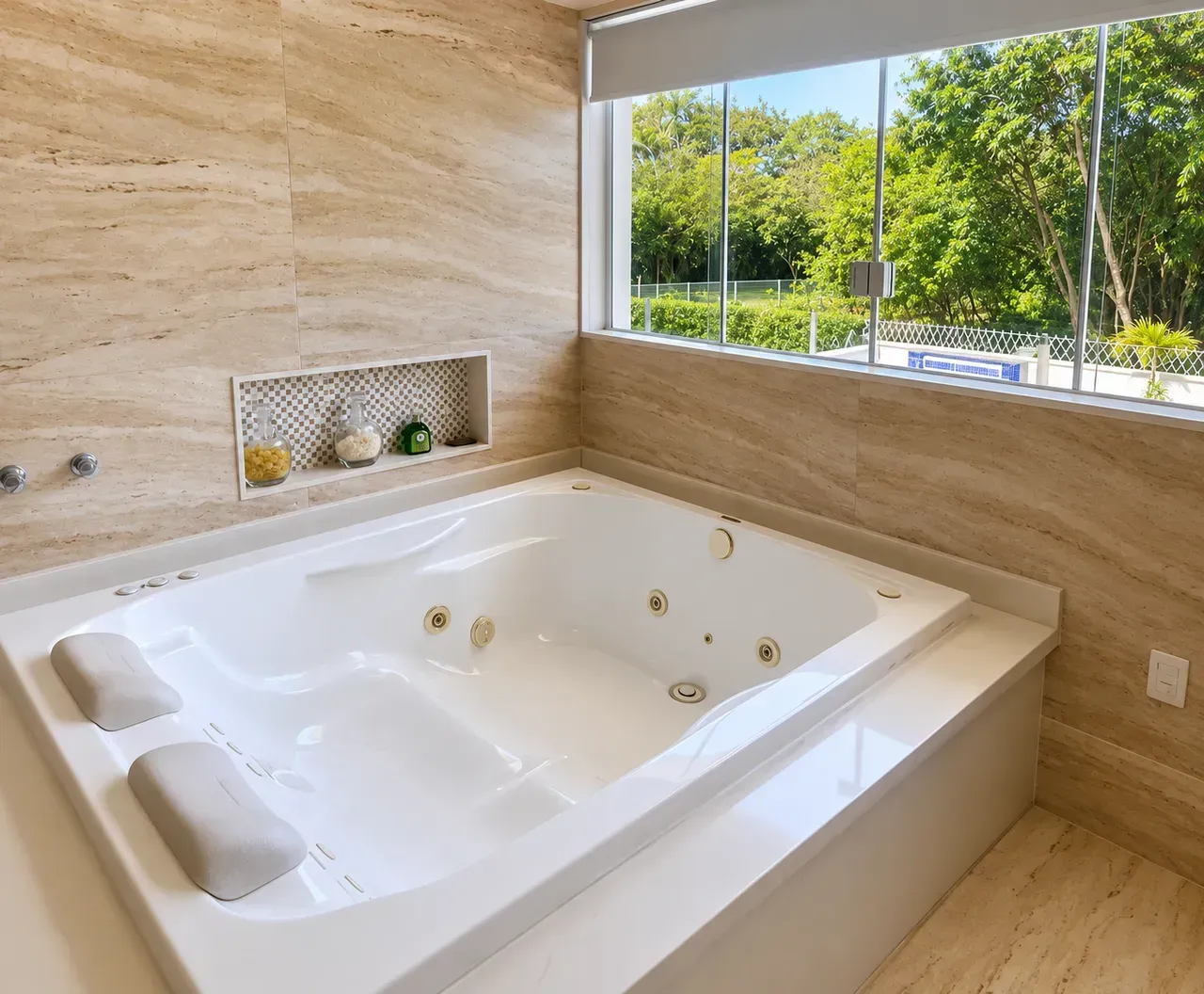 Furnished house with 4 bedrooms and 550 m² — photo 16