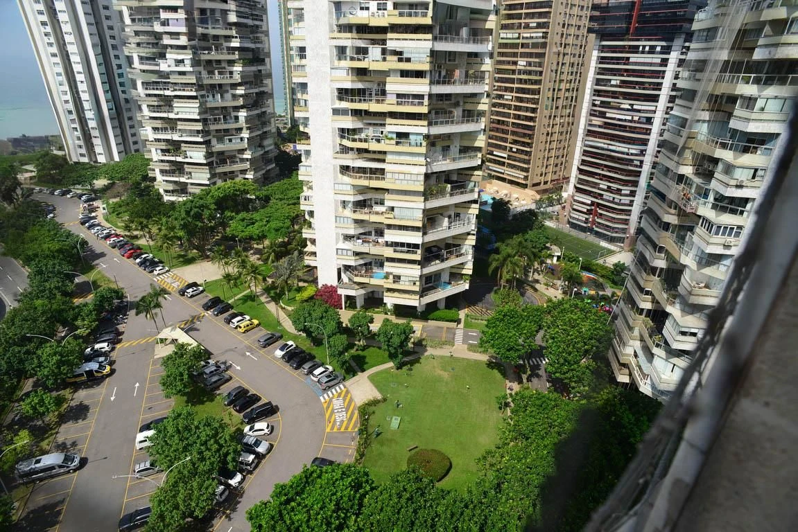 Ванна та 4 спальні: квартира 300 м² — photo 35