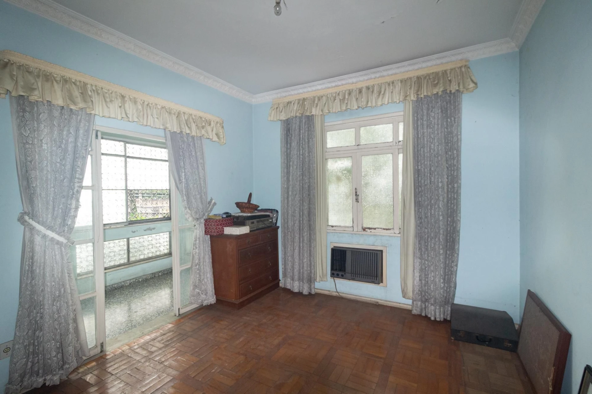 6 quartos e jardim: casa de 263 m² — photo 6