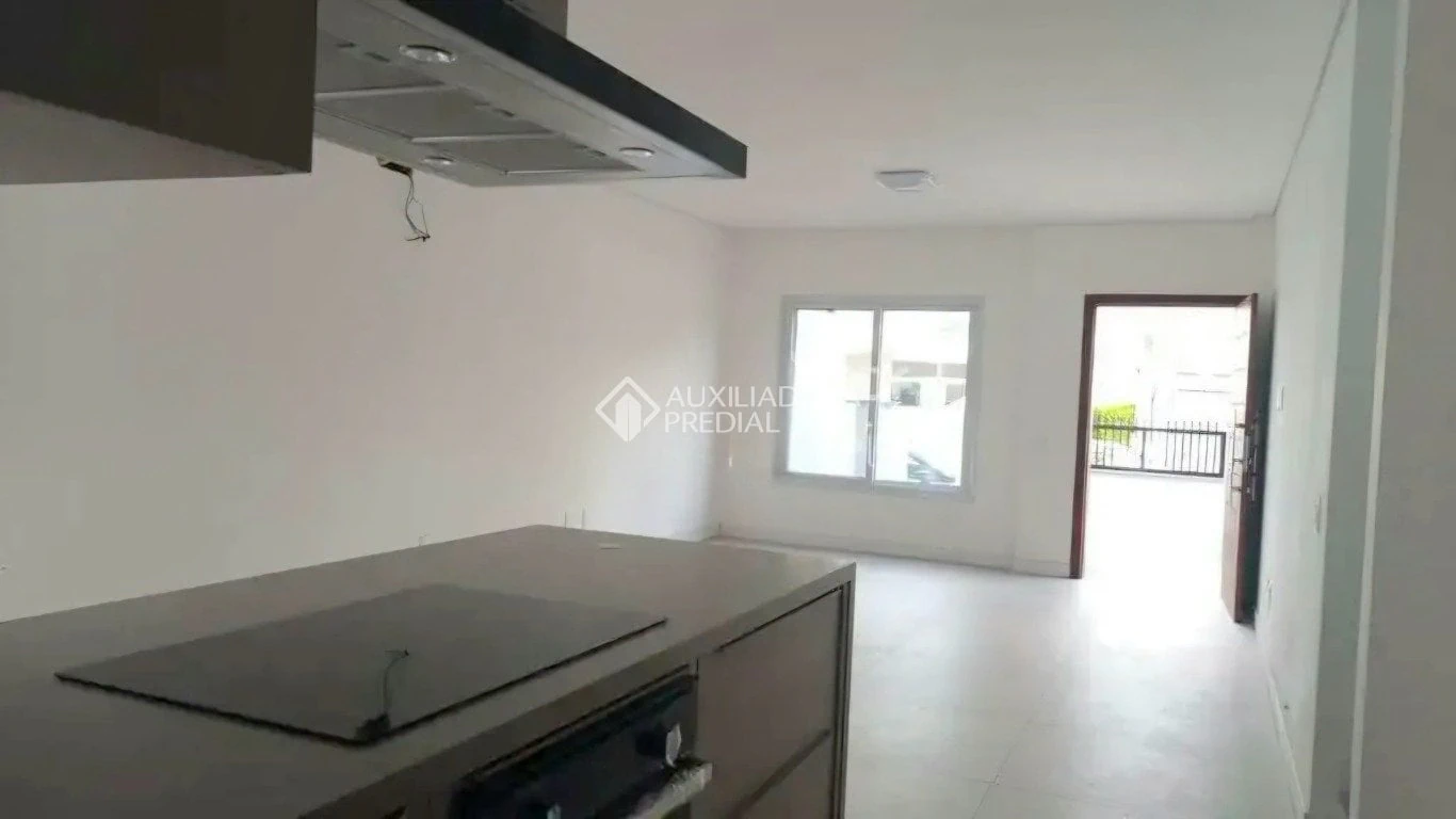 Casa de 4 quartos com jardim, Jurerê