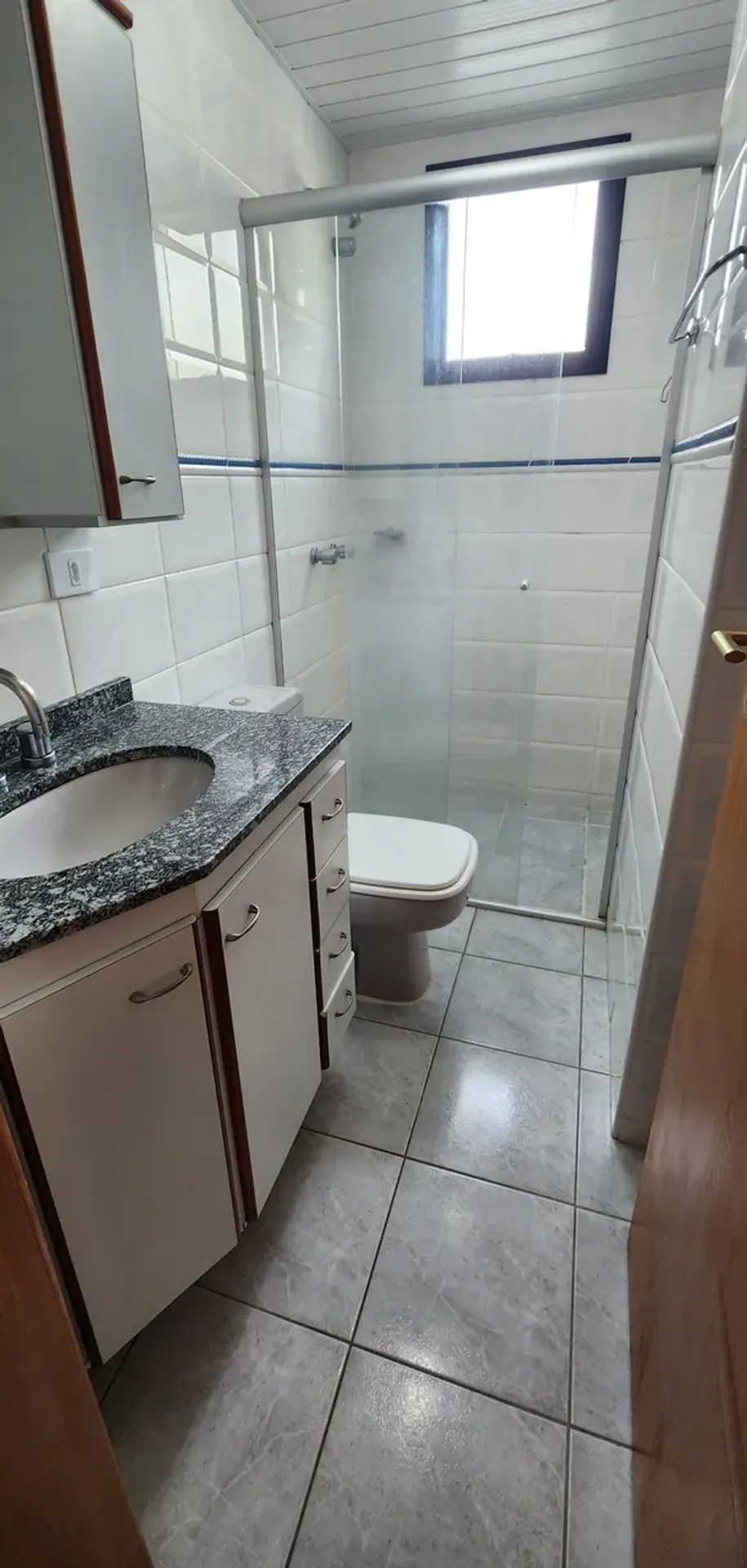 Wood or laminate floors in a one-bedroom apartment, 30 m² — photo 9