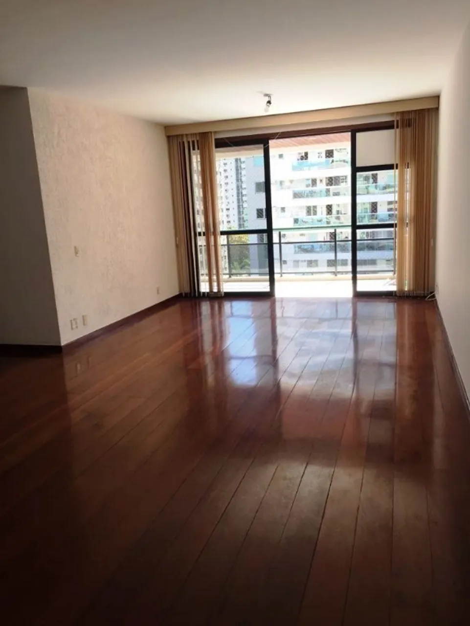 Apartamento sem mobília com 4 quartos e 3 banheiros — photo 4
