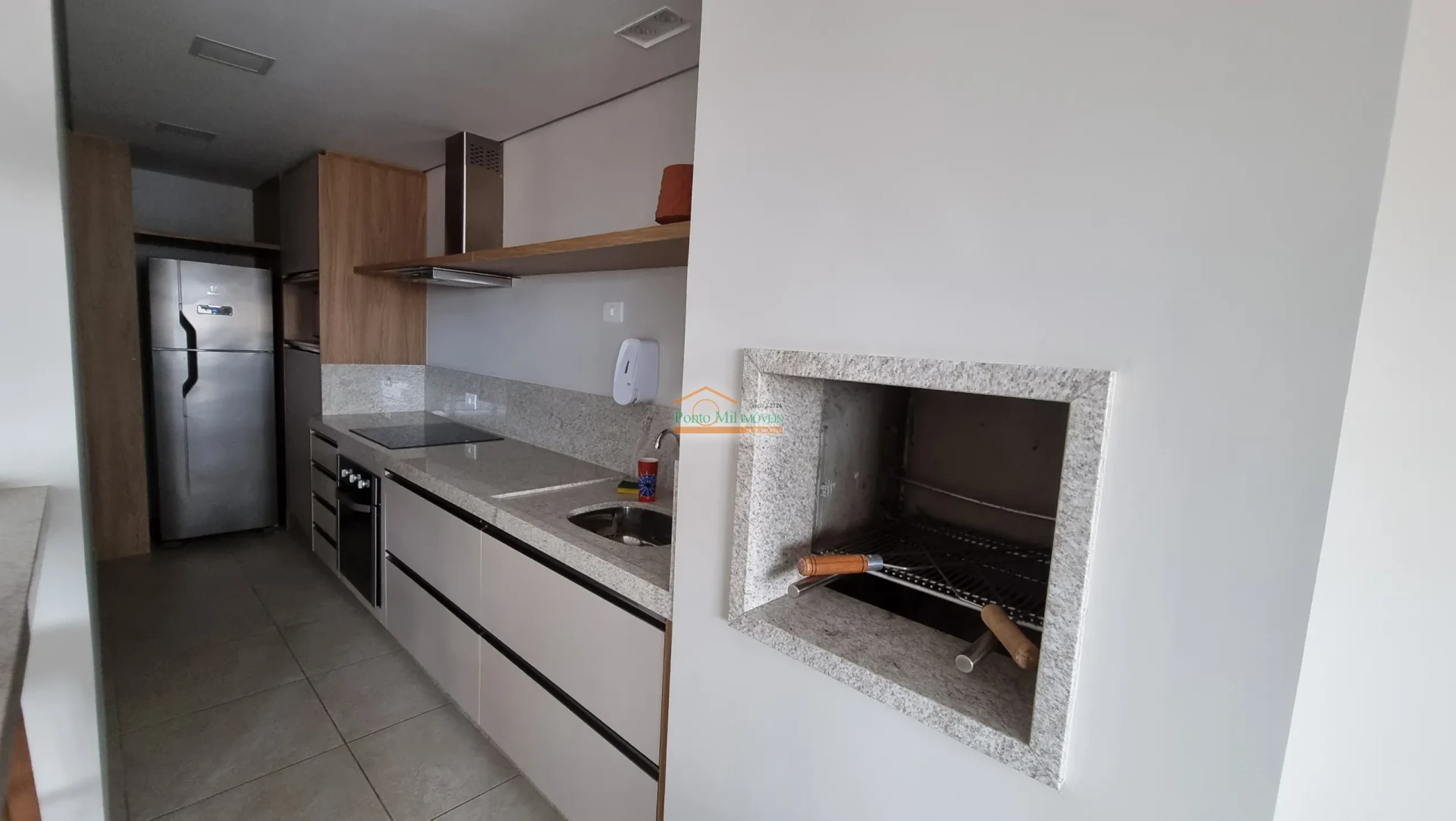 1-bedroom apartment with a fitted compact kitchenette — photo 38