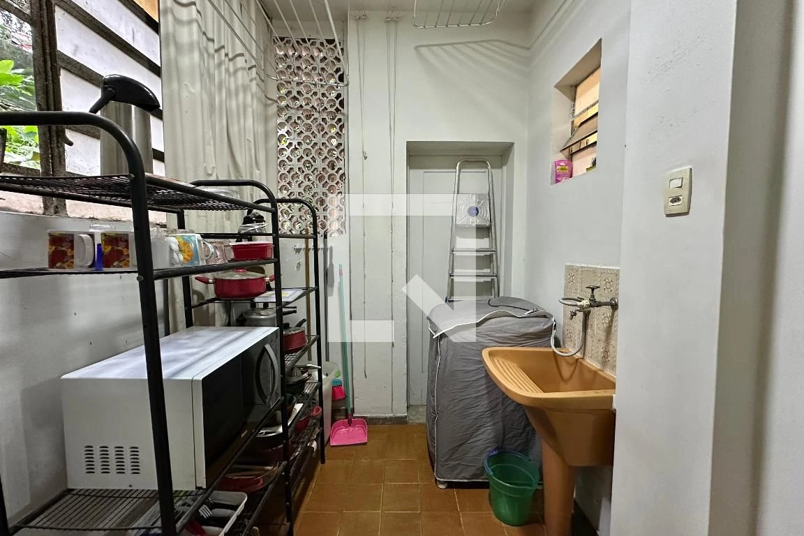 Furnished 1-bedroom apartment with a gas stove — photo 23