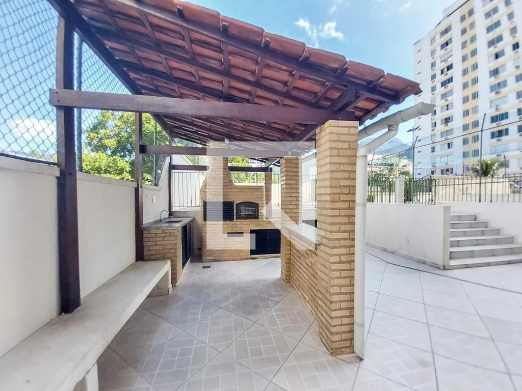 Furnished 3-bedroom apartment with suite and balcony — photo 15