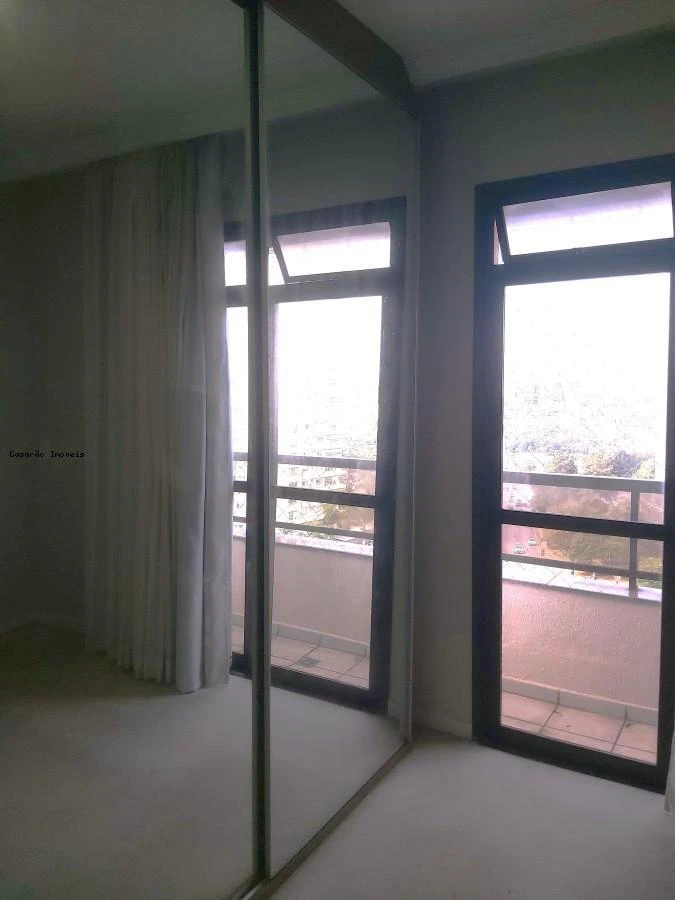 204 m² apartment with 3 bedrooms, 1 en-suite and 3 baths