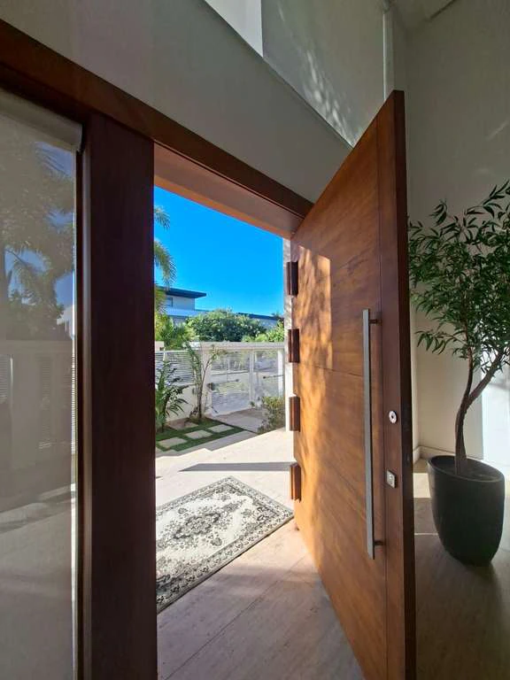 Furnished 1200 m² house with 5 suites and 7 bathrooms — photo 10
