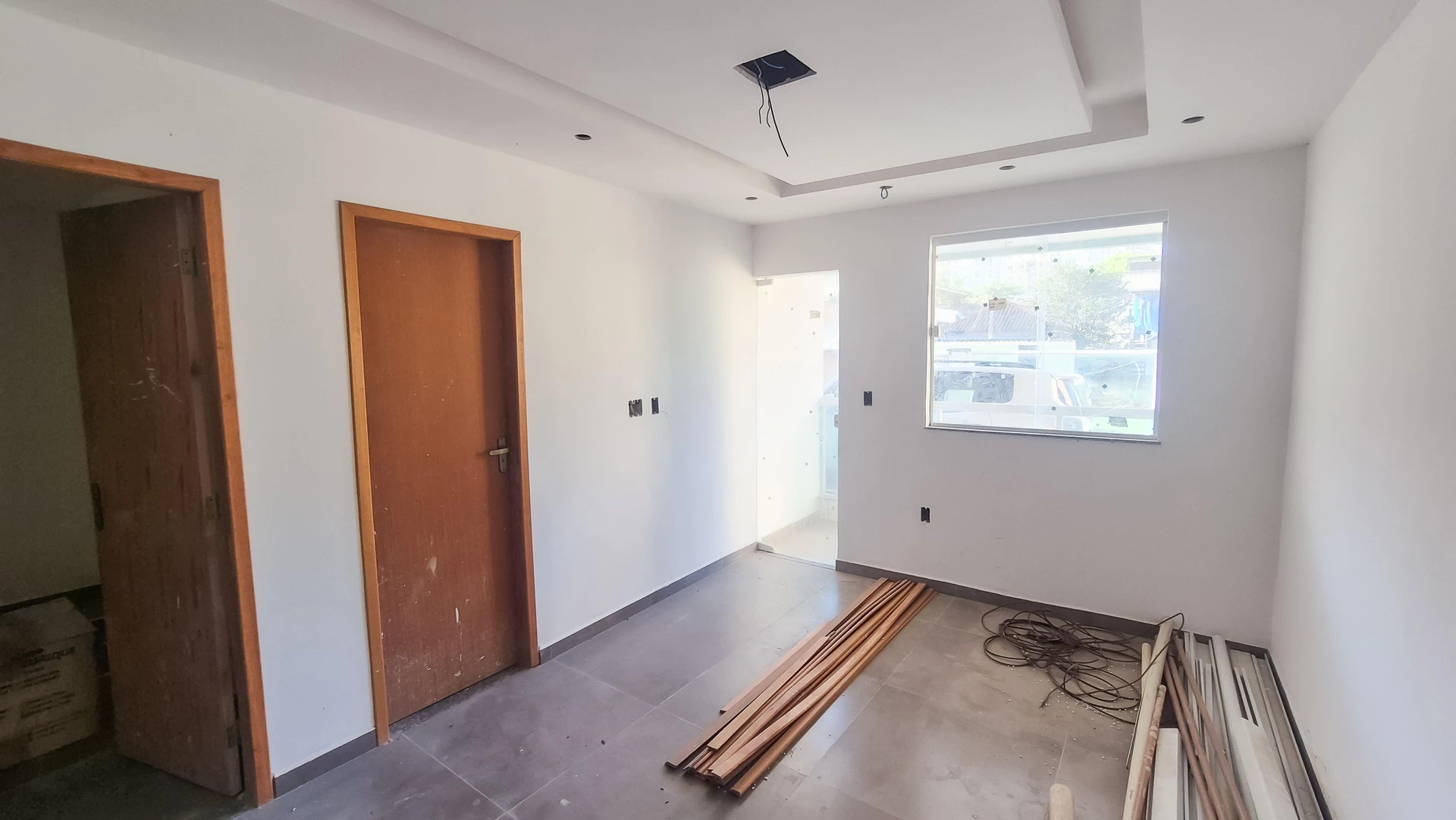 Apartamento com 2 quartos e box de vidro no banheiro — photo 22
