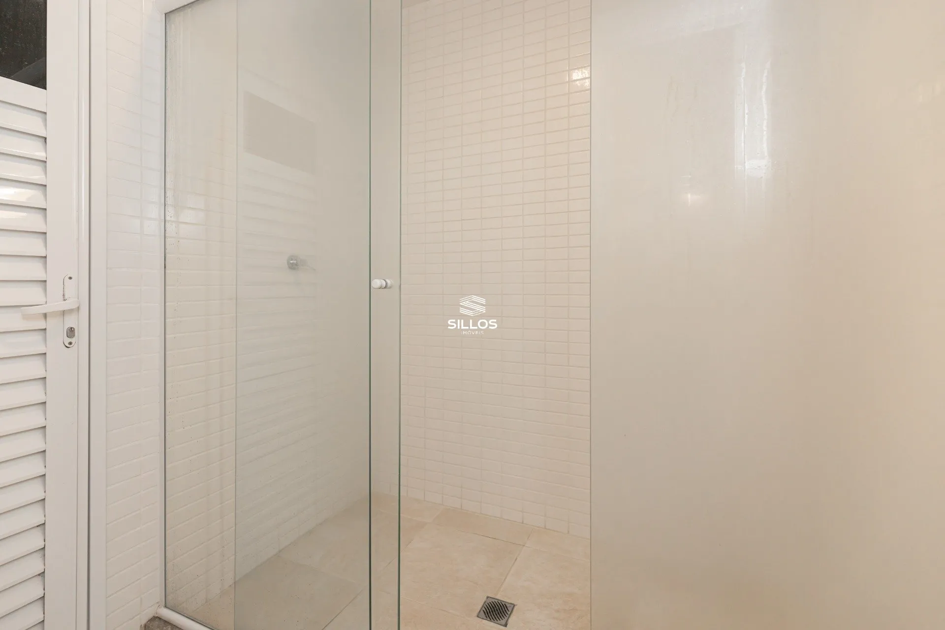 Квартира 321 м² з 3 спальнями-сюїтами і 4 паркомісцями — photo 46