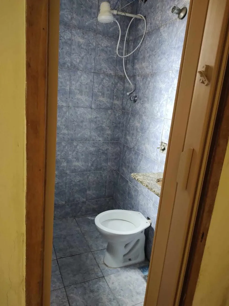Unfurnished home with 1 bedroom and glass shower — photo 6