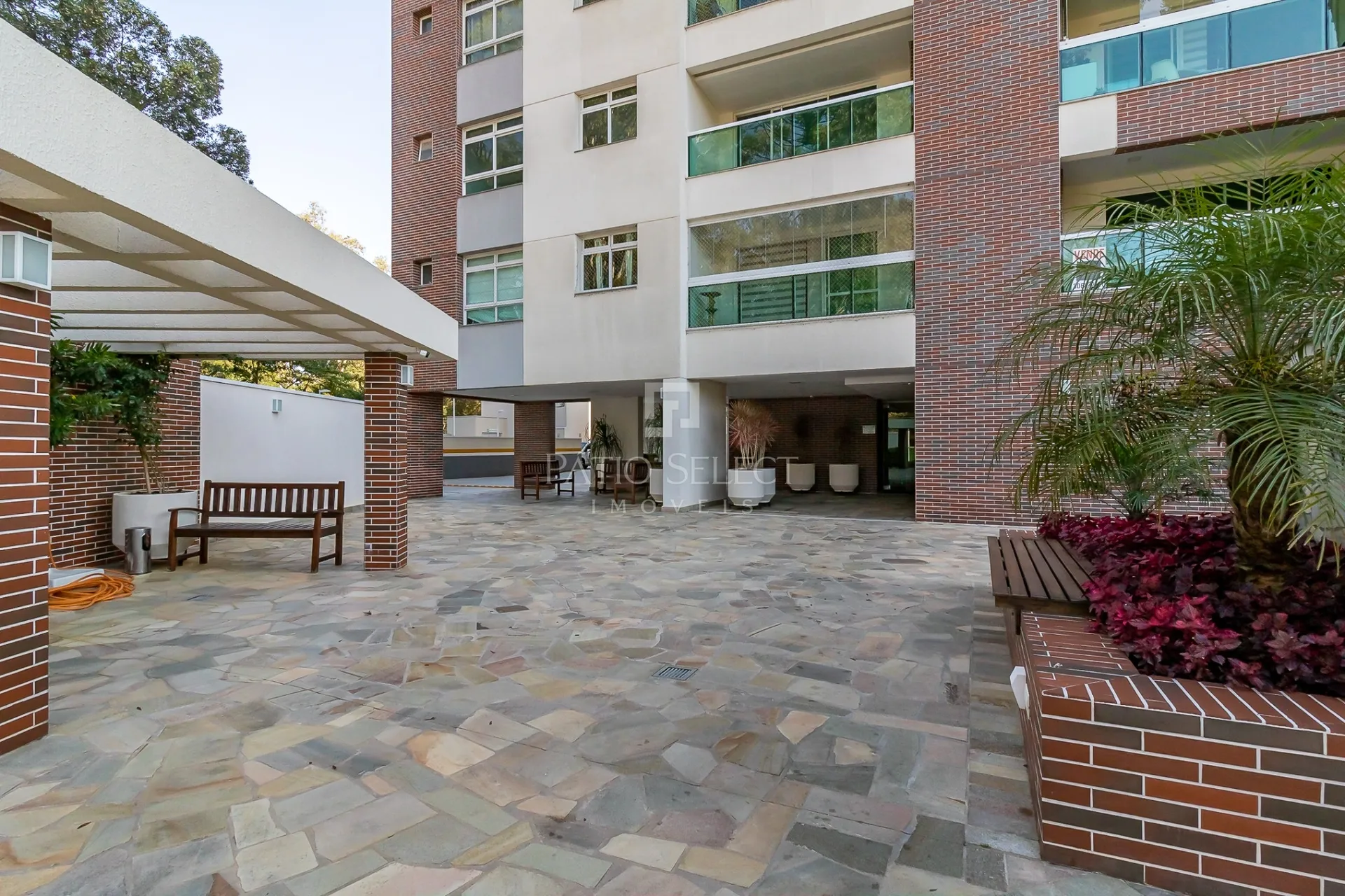 Apartment on the 8th floor with a glass-enclosed balcony — photo 58