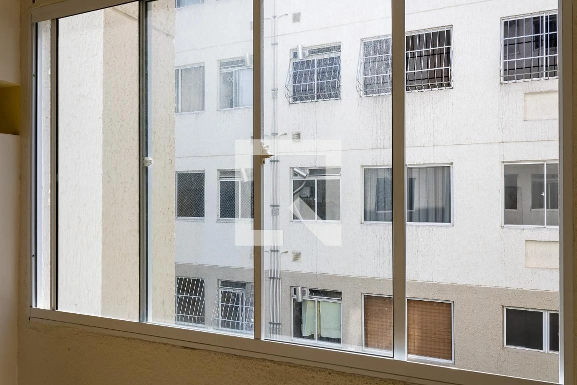Apartamento com 2 quartos e área de lavanderia — photo 22
