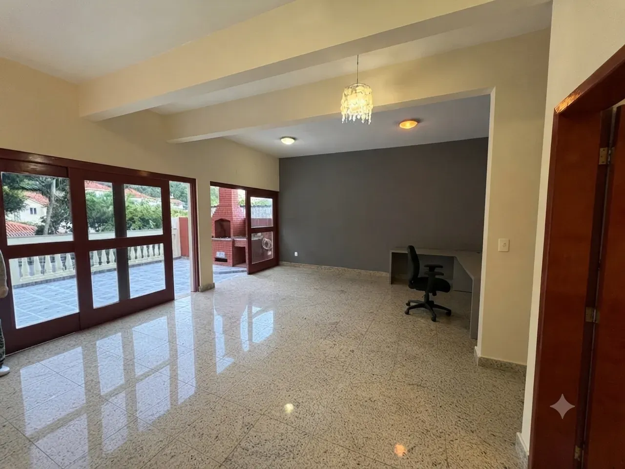 Casa para locação com 4 quartos e 5 banheiros — photo 22