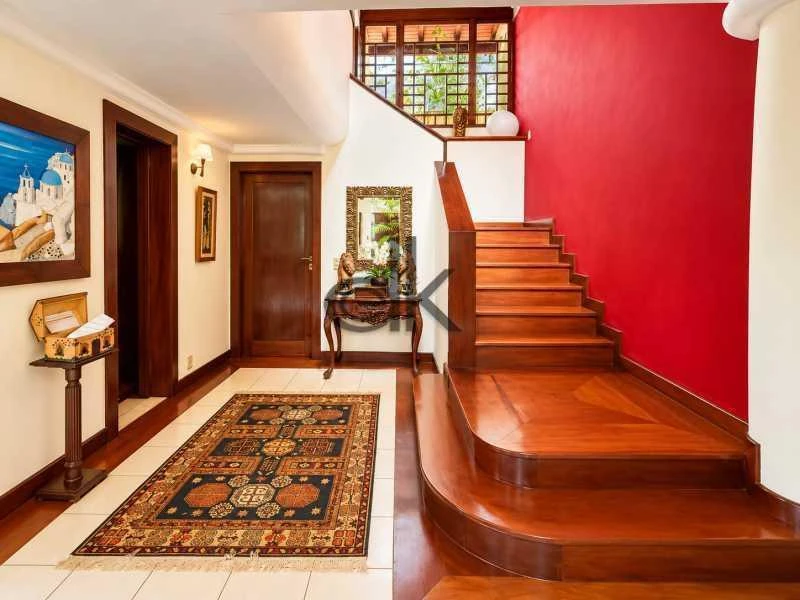 5-bedroom house with a home office — photo 24