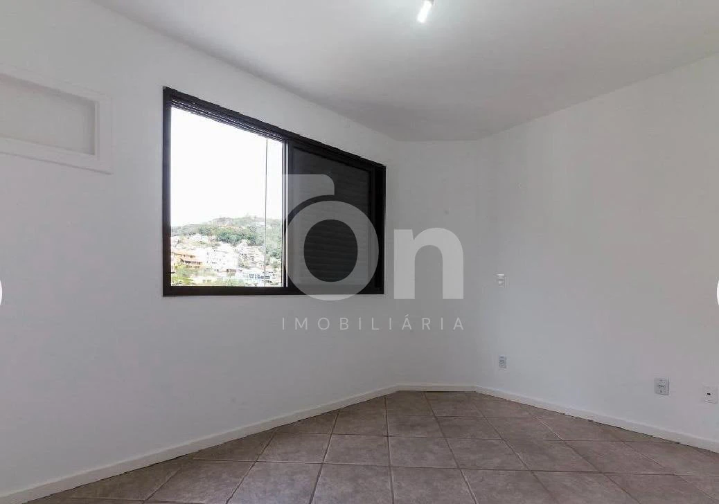 3-bedroom apartment, 1 with its own bathroom, 150 m² — photo 9