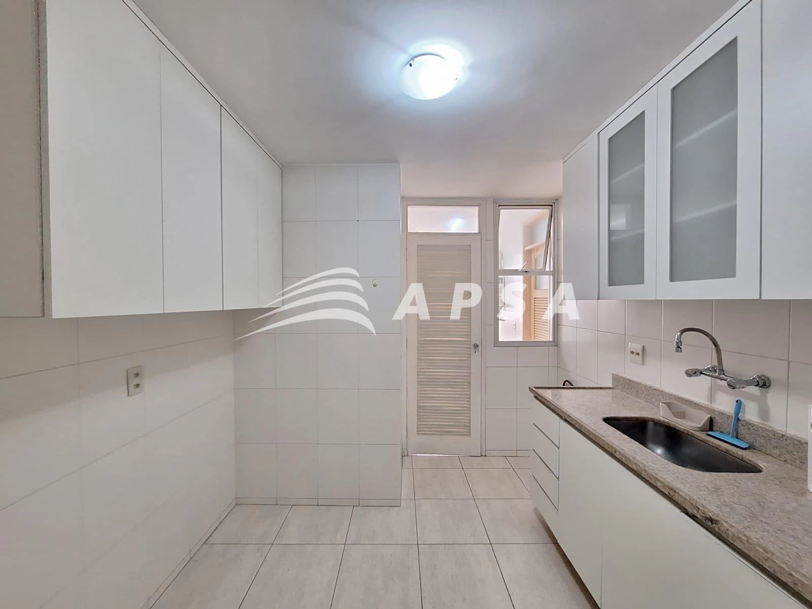Деревянный пол или ламинат и 2 спальни: квартира 80 м² — photo 7