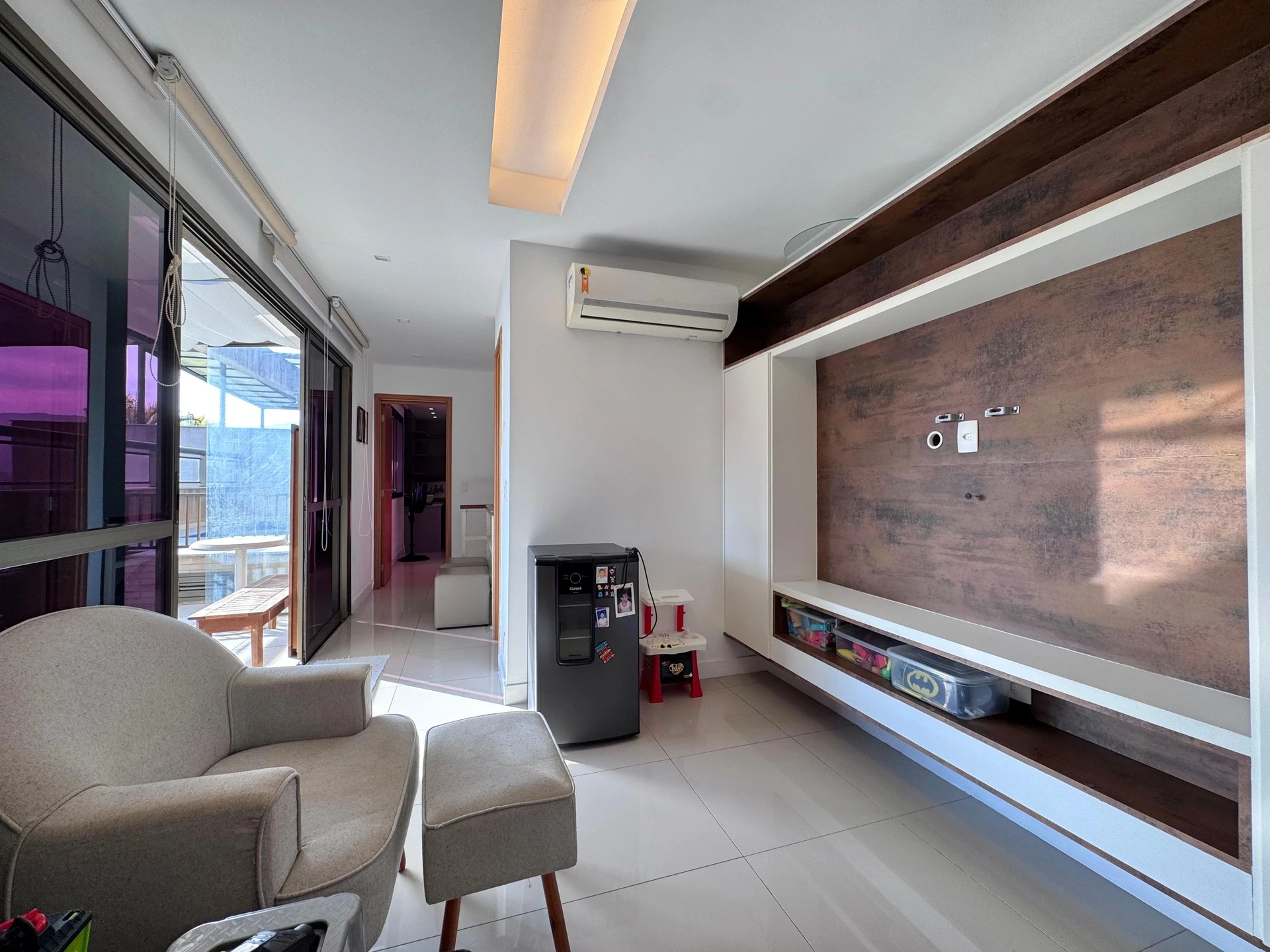 4-bedroom apartment with a glass-enclosed balcony — photo 89