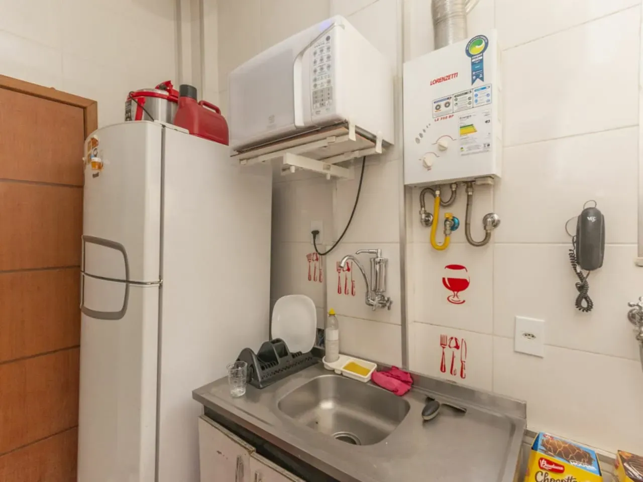 Apartamento amueblado de 2 dormitorios y cocina compacta — photo 20