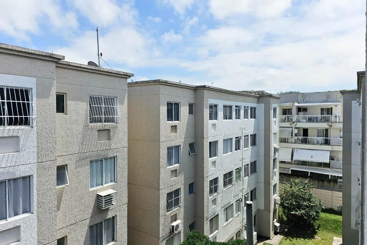 2-bedroom apartment in a building with a gym — photo 3