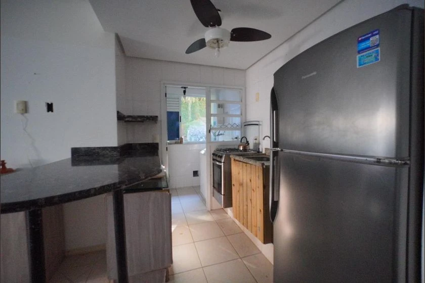 Furnished 3-bedroom apartment with balcony — photo 8