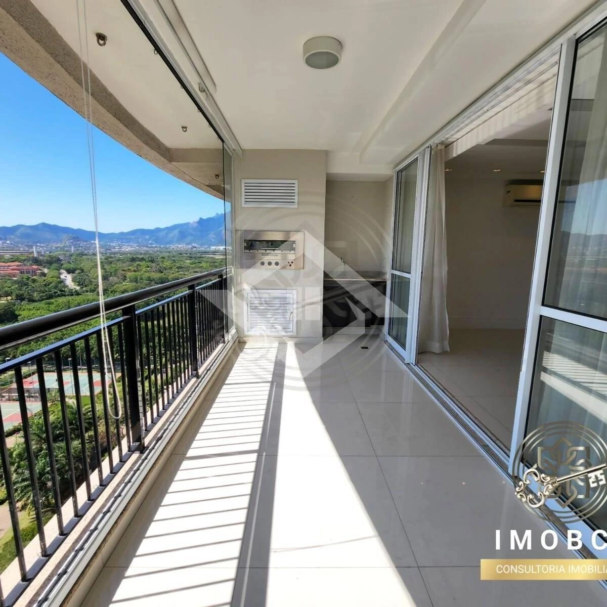 166 m² apartment with 3 bedrooms and a balcony — photo 29