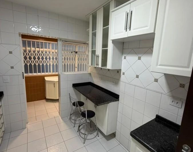 Apartamento mobiliado com 3 quartos e cozinha fechada — photo 3