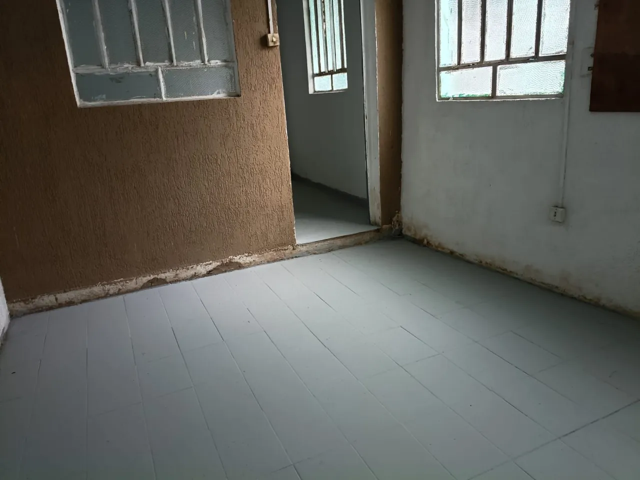 House without parking, 2 bedrooms and laundry area — photo 4