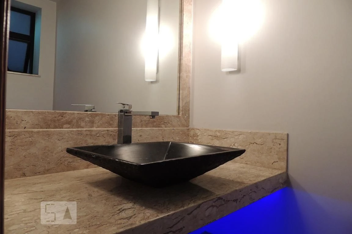 Apartamento de 4 quartos com janelas do piso ao teto — photo 64