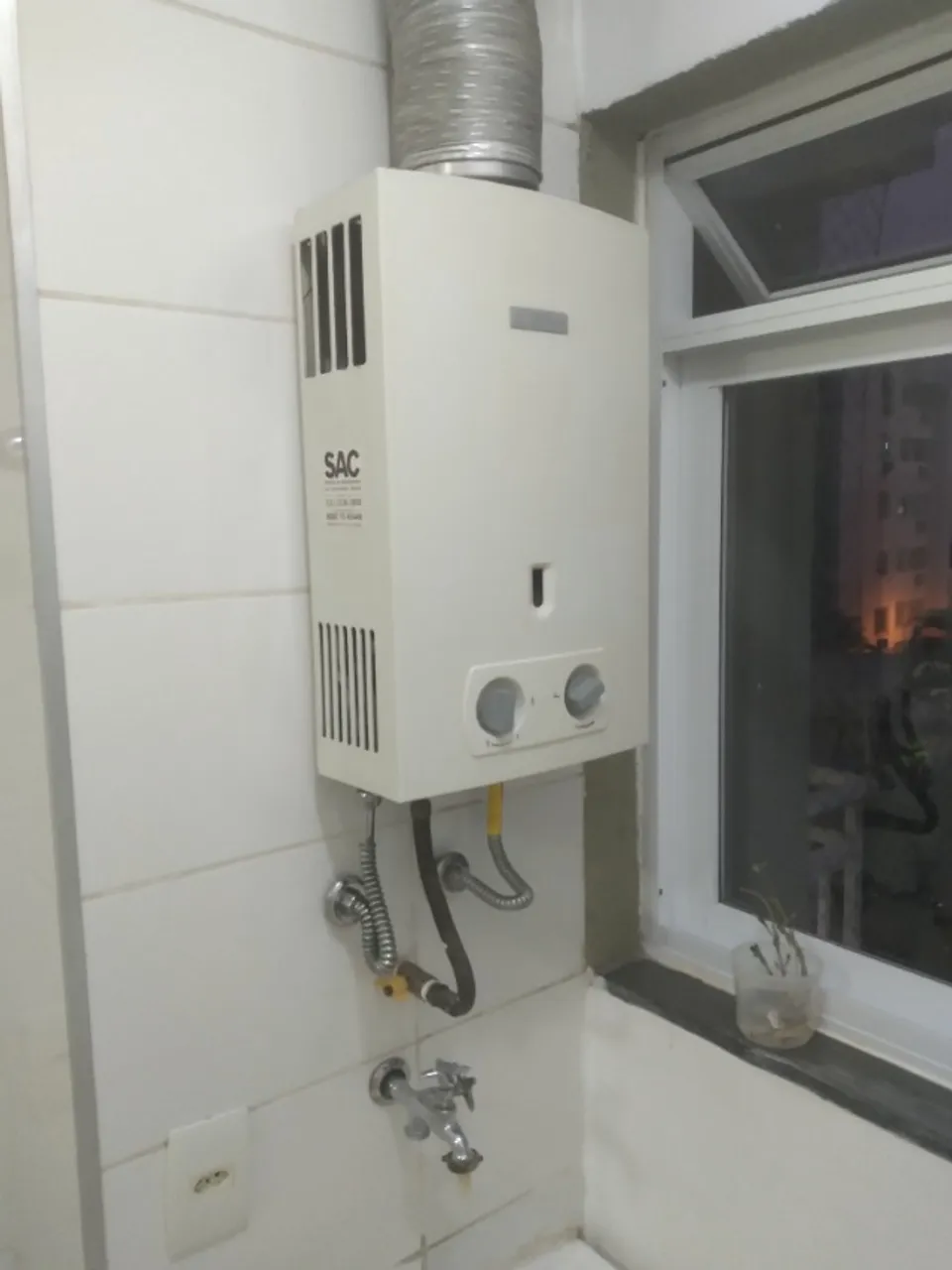2-bedroom apartment in a building with a gym — photo 19