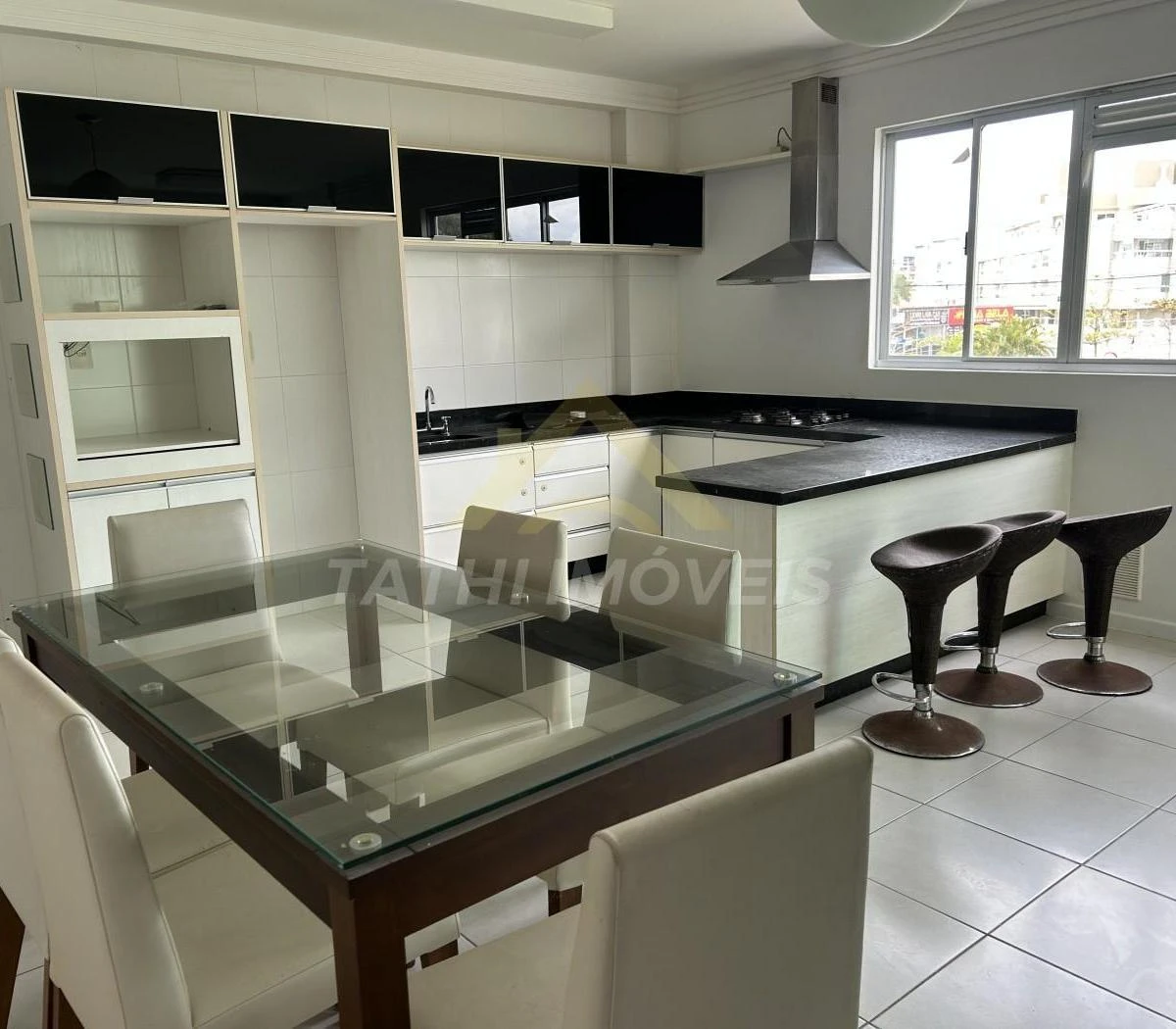 Furnished apartment, 86 m², with a grill on the balcony — photo 8