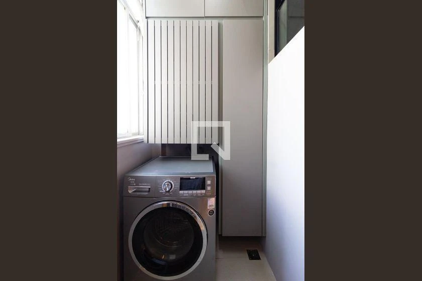 Квартира 48 м² з пральною машиною та робочим місцем — photo 15