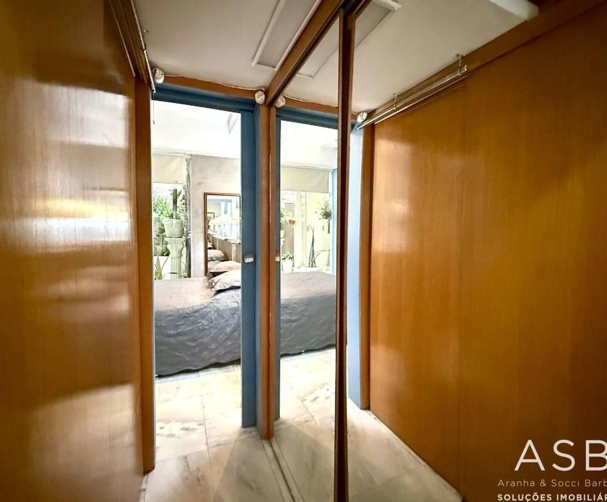 Furnished apartment with 2 en-suite bedrooms — photo 26