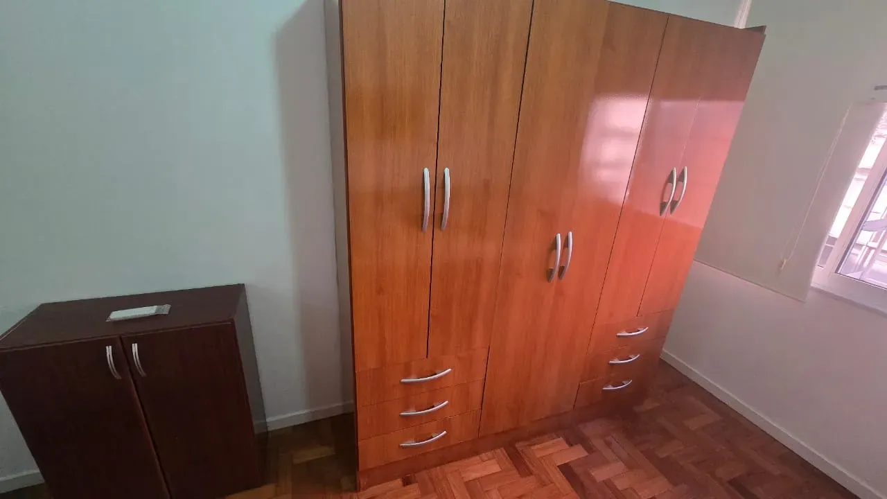 One-bedroom apartment with wood or laminate floors — photo 21