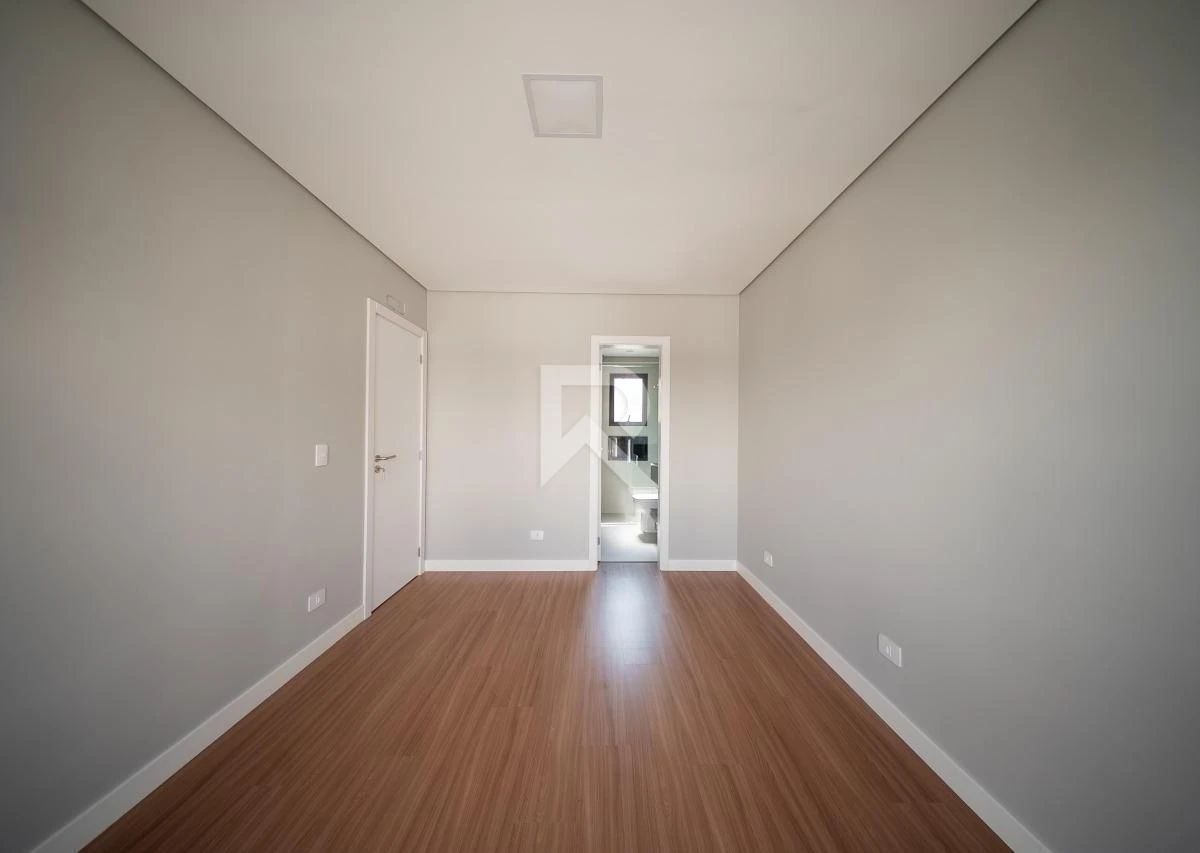 Floor-to-ceiling windows in a 3-bedroom house, 97 m² — photo 18