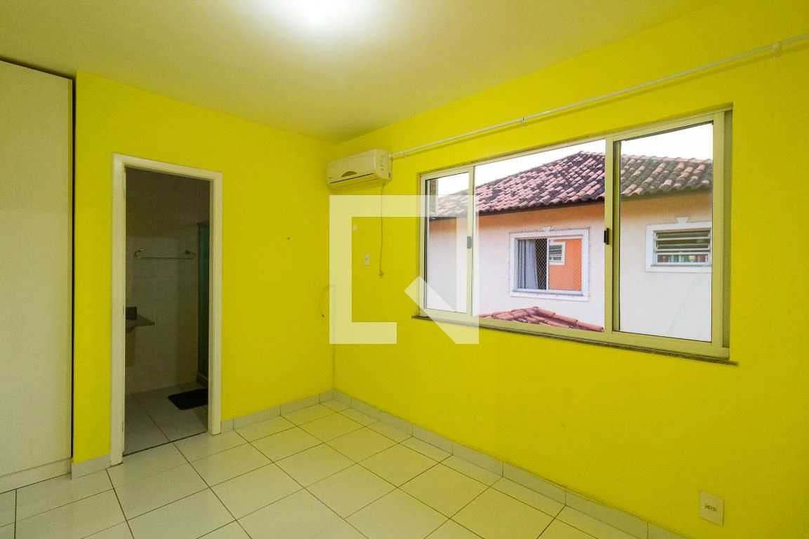 200 m² house with a private BBQ and a private pool — photo 13