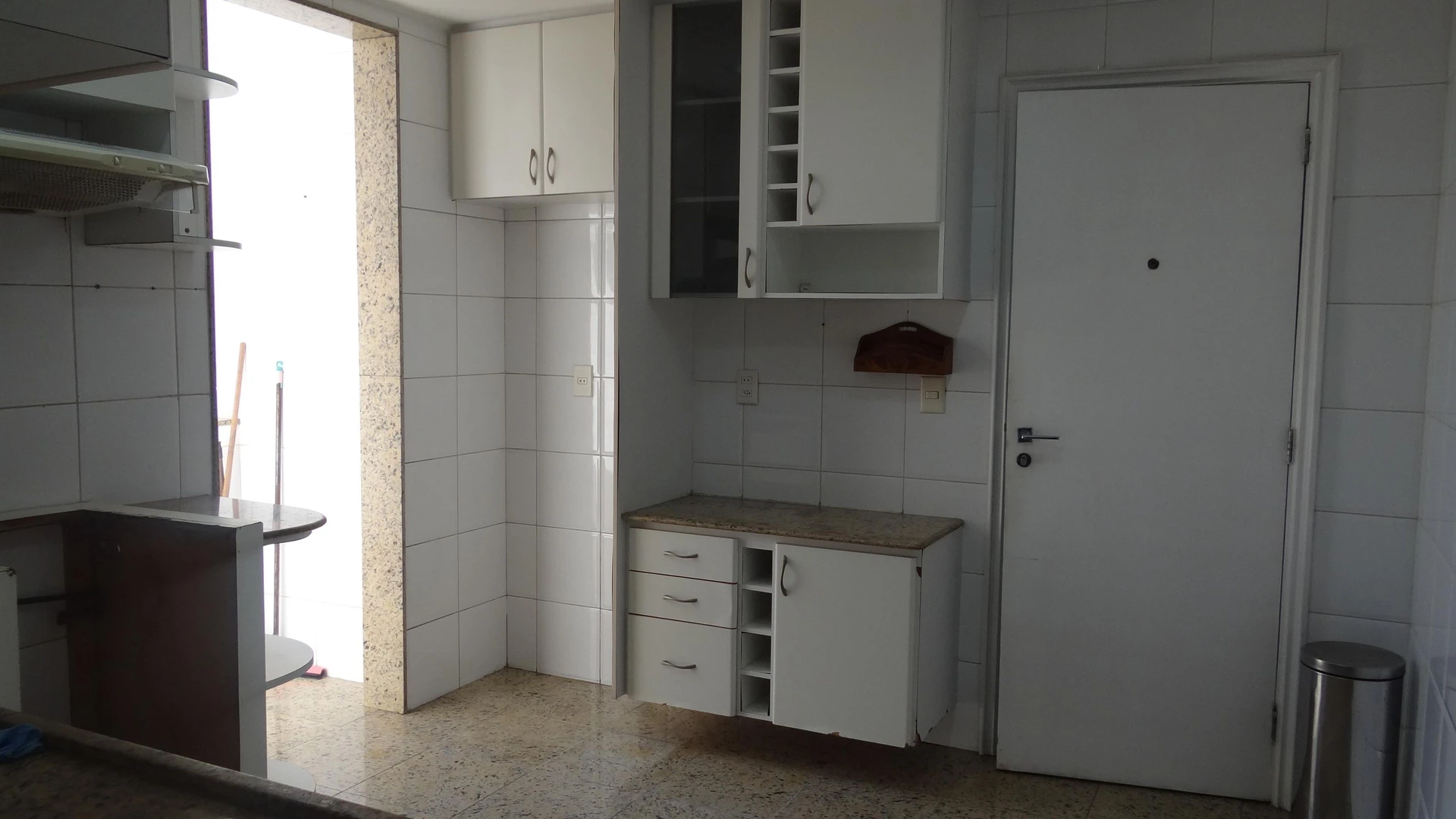 Apartamento sin amueblar con 3 dormitorios y balcón — photo 38