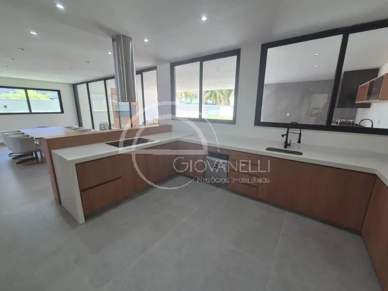 Furnished house with 4 en-suites and open-plan kitchen — photo 5