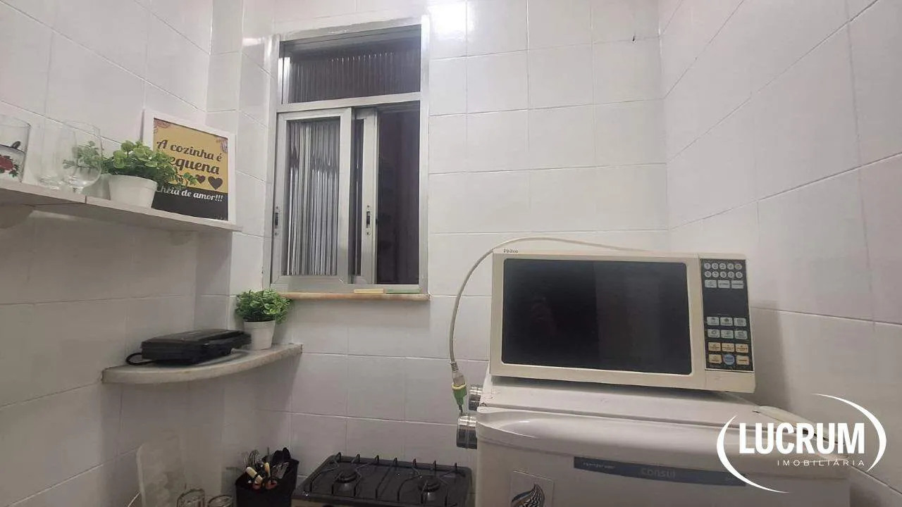 Furnished 1-bedroom apartment with a compact kitchenette — photo 4