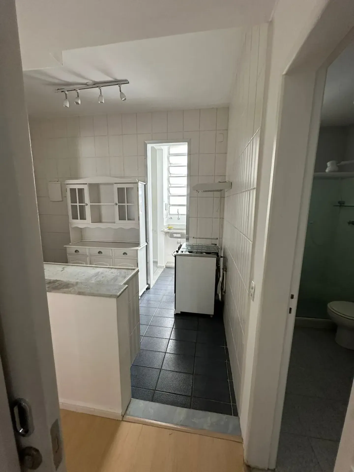 Apartment with a closed kitchen and gas stove; 2 bedrooms — photo 17