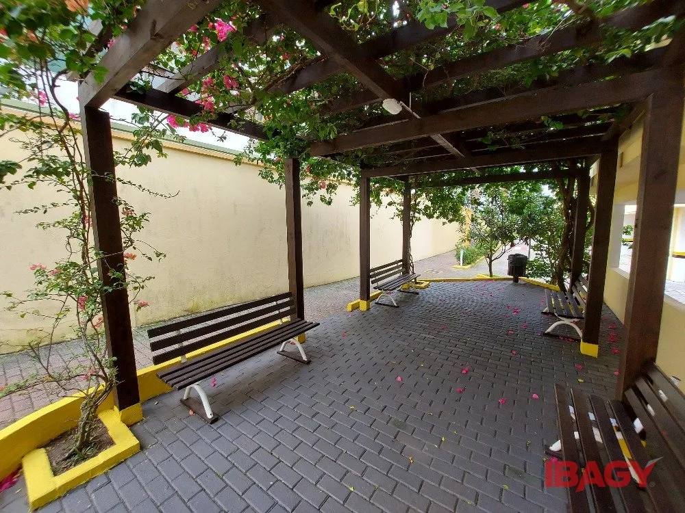2-bedroom apartment in a building with a pool — photo 10