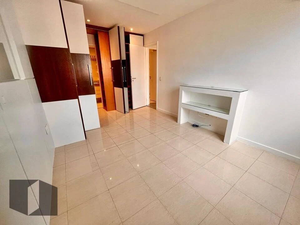 2-bedroom apartment with a home office — photo 18