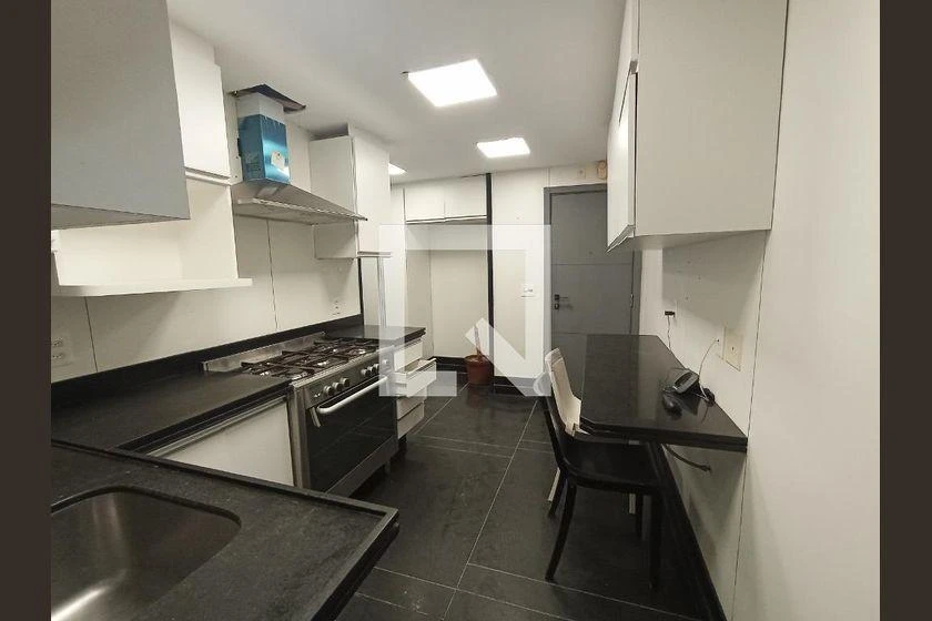 Rental apartment with 3 bedrooms and 160 m² — photo 29