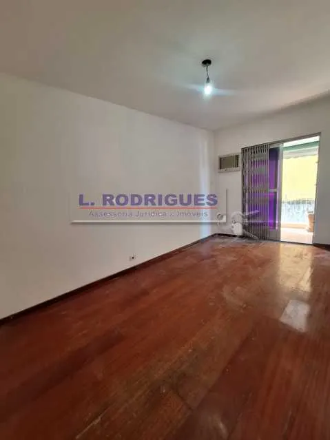 Apartment on the 1st floor with wood or laminate floors — photo 5