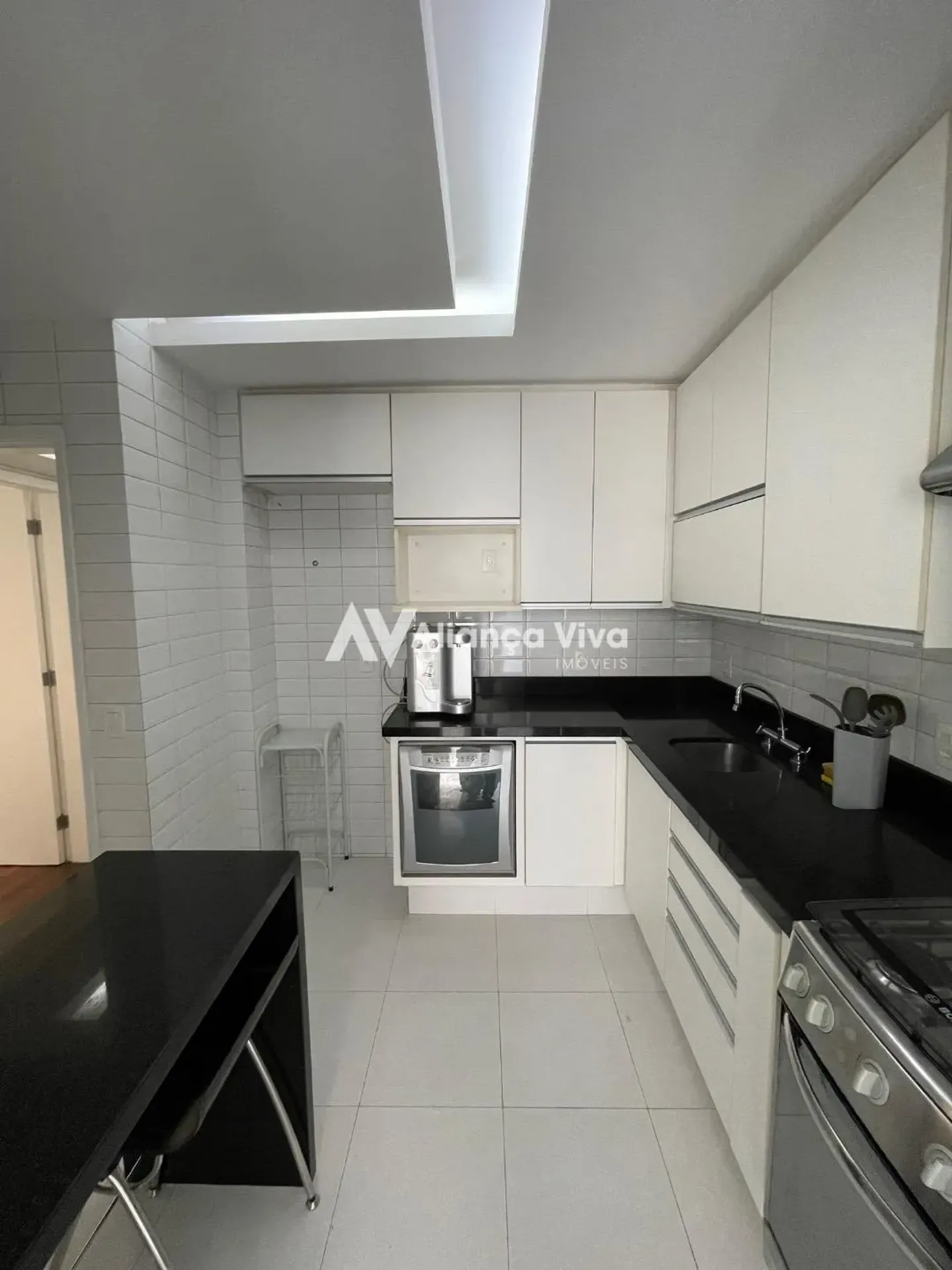 3-bedroom apartment with 1 suite and 4 bathrooms — photo 22