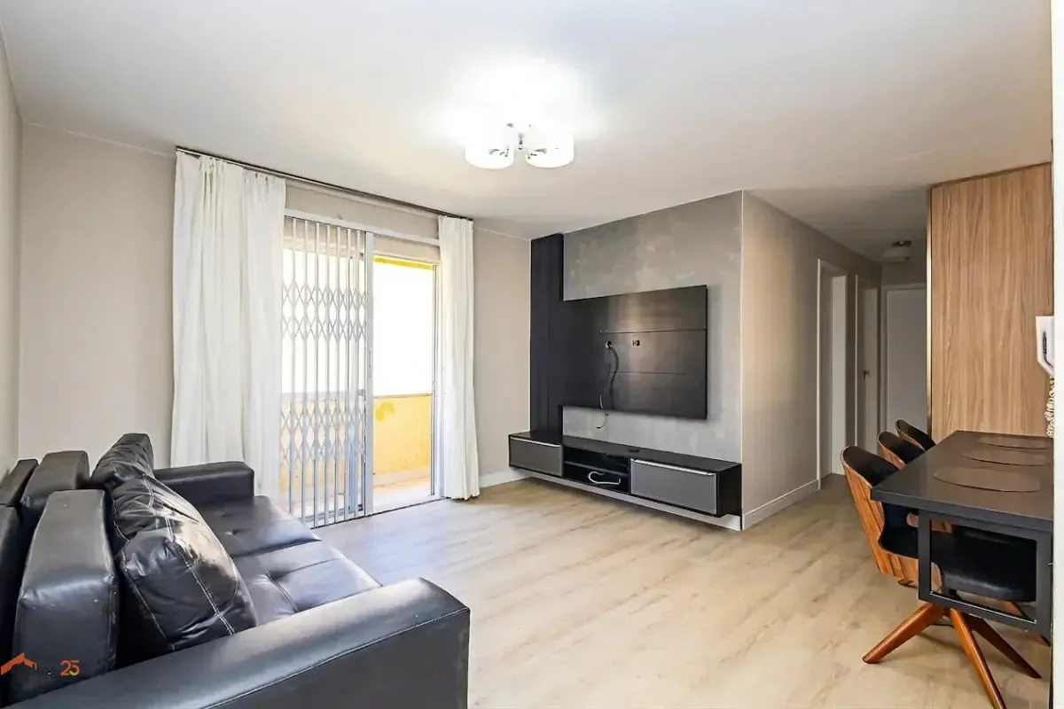 Apartamento mobiliado com 3 quartos e sacada