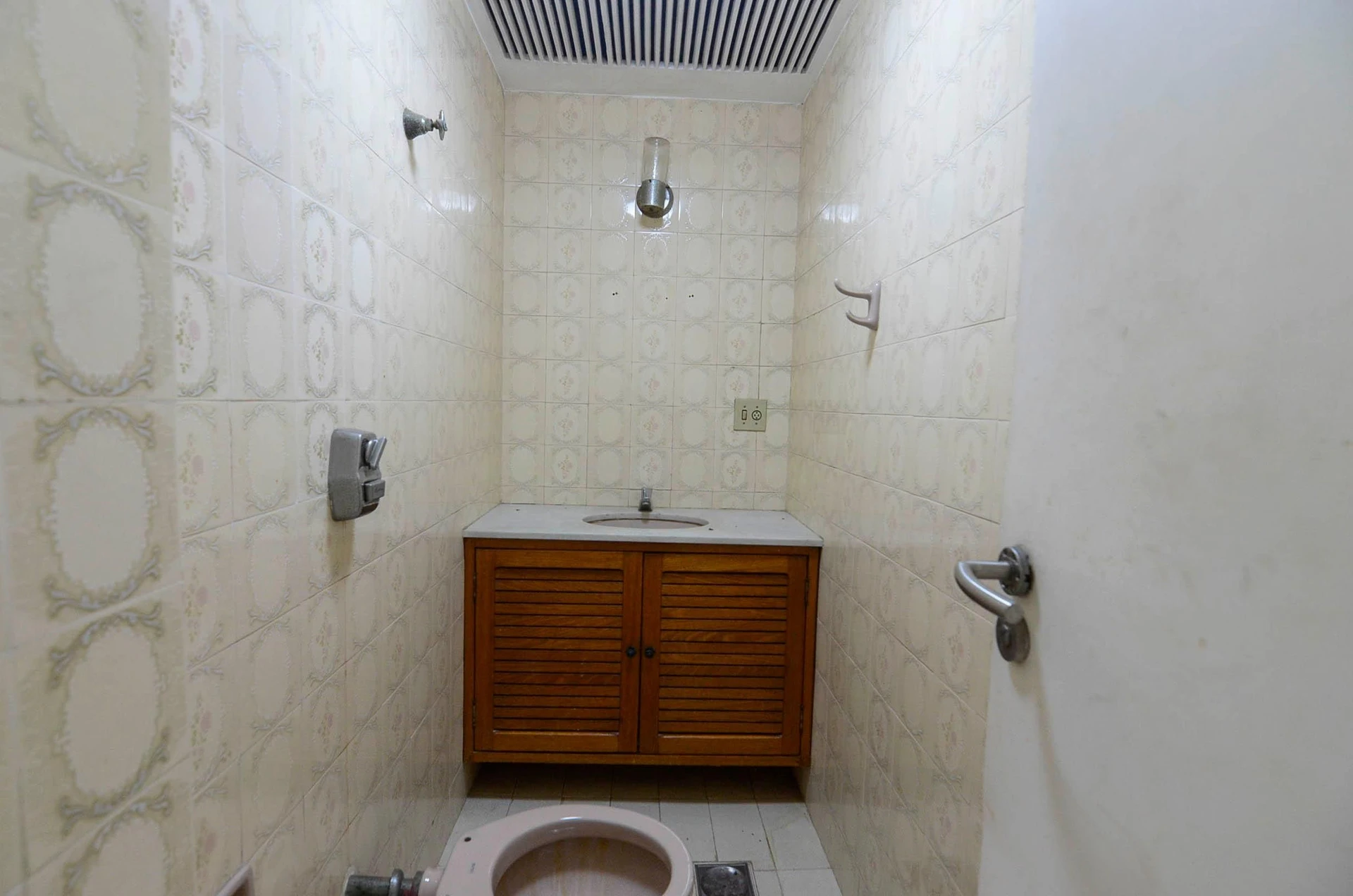 Apartamento para alugar com 4 quartos, 1 suíte e varanda — photo 41