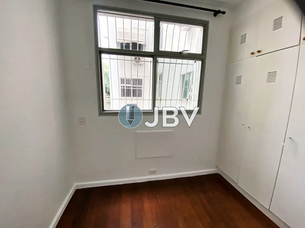2-bedroom apartment with 1 bath and 1 parking spot — photo 3