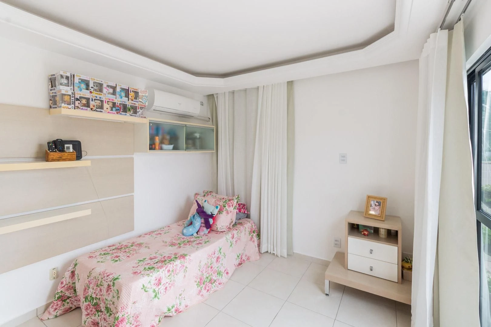 4-bedroom apartment with a mountain view in Rio de Janeiro — photo 19